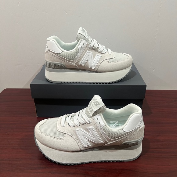 New Balance, 574+, WL575ZSC, Grey & White - Picture 2 of 13